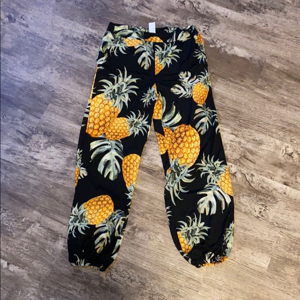 Pineapple print stretch jogger with ribbed leg
